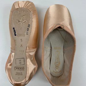 Freed Pointe Shoes - Custom 5 XXX Triangle Maker